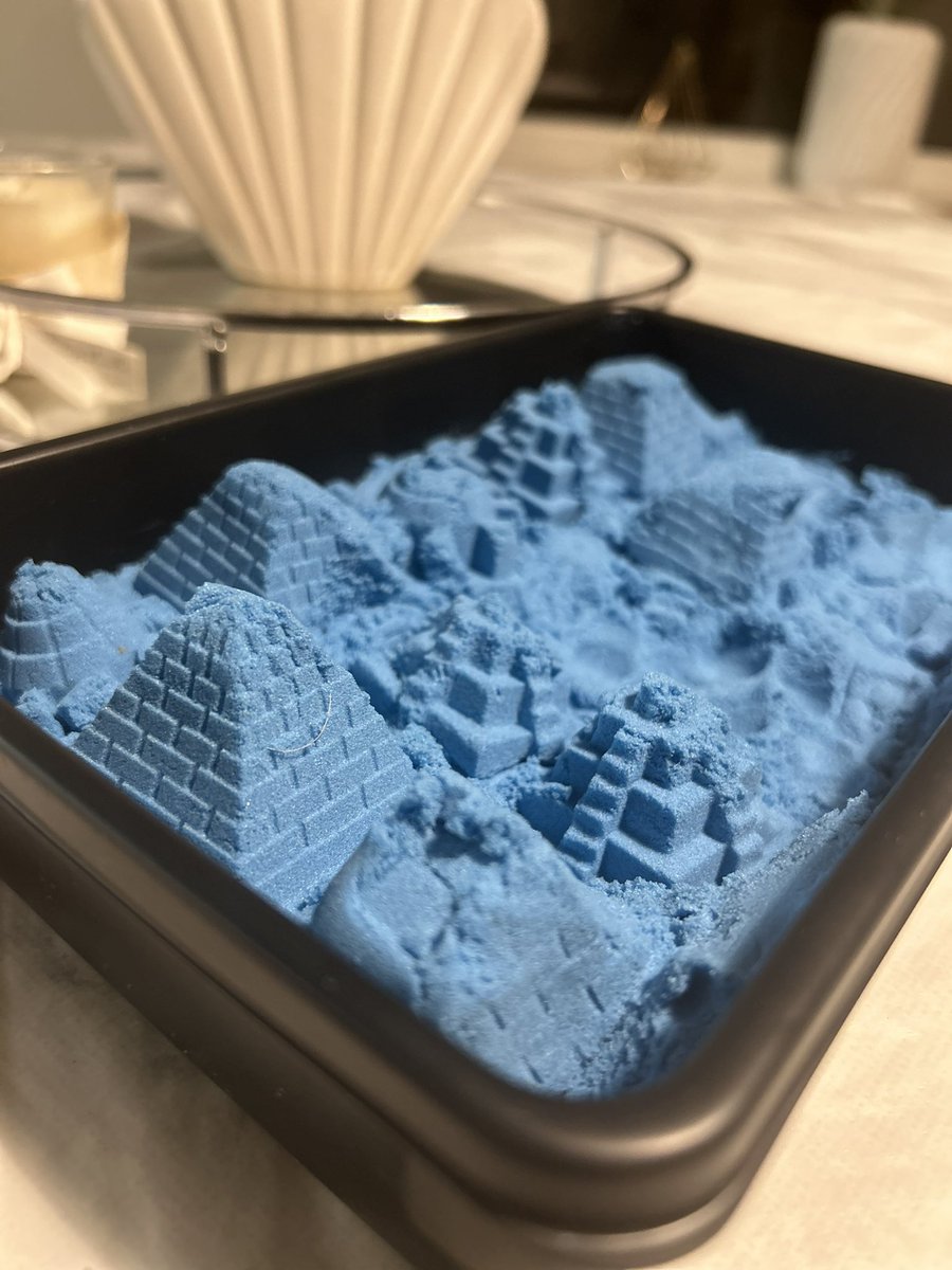 StefHancock's tweet photo. @Hadrian_Park Sonny recreated the Himalayas in sand form!  #HPPS4Alegendarylions https://t.co/S2JDVLP58F
