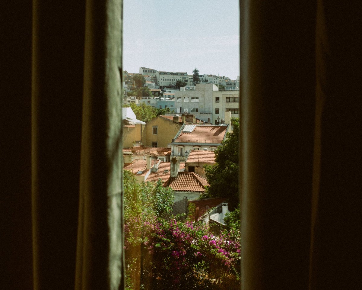 mjconrod's tweet photo. Lisbon apartment views on #x100v https://t.co/Nm2oT0BbfE