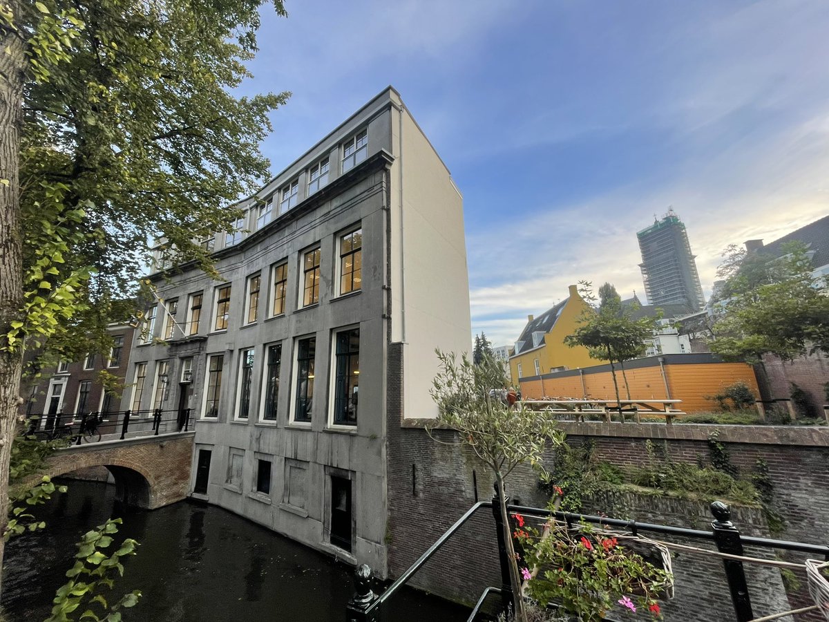 Cor Jansen (@corjansen) on Twitter photo Mooie opening van de 2e vestiging van de <a href="/SIFUtrecht/">SIFUtrecht</a>. Pracht pand aan de Kromme Nieuwe Gracht nr 3 door <a href="/lindavoortman/">Linda Voortman</a> pracht #hotspot voor sociaal ondernemerschap en duurzame ontmoeting- en werkplek voor organisaties en ondernemers met impact! Mooie opening van de 2e vestiging van de <a href="/SIFUtrecht/">SIFUtrecht</a>. Pracht pand aan de Kromme Nieuwe Gracht nr 3 door <a href="/lindavoortman/">Linda Voortman</a> pracht #hotspot voor sociaal ondernemerschap en duurzame ontmoeting- en werkplek voor organisaties en ondernemers met impact!