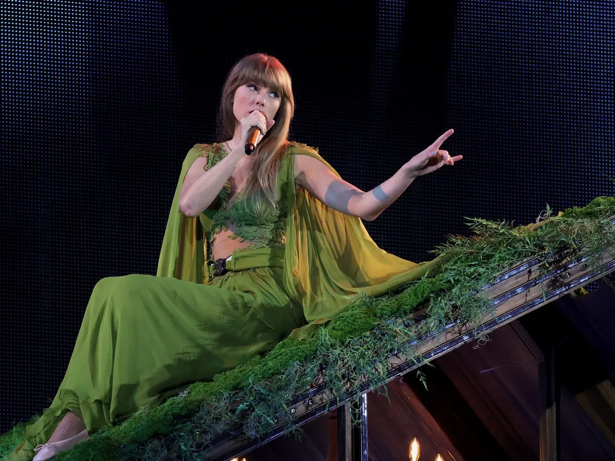 Taylor Swift | The Eras Tour concert film tweet media