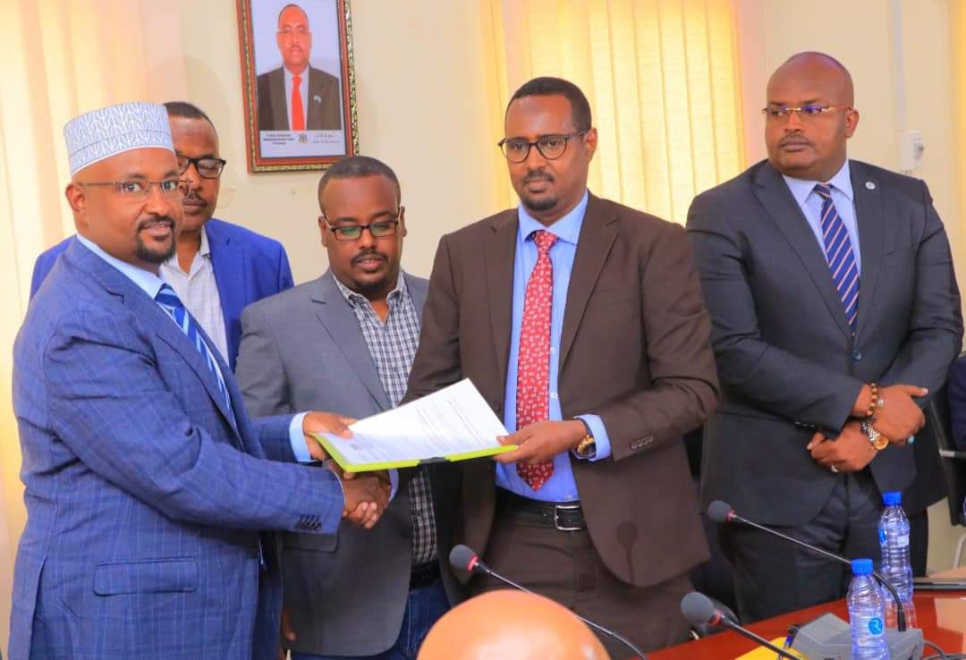 FaroleMax's tweet photo. A year ago, 5th of Oct. 2022, I took office as Minister for @qorshaynta in #Puntland Gov. Very grateful for @HESaidADeni, thanks MoPEDIC staff &amp; all helped. Very proud of my contribution 2 priority Gov. agenda; #democracy, #LGE, #SSC liberation &amp; @KAAHPParty #PuntlandFirst https://t.co/yKGmfHl6ok