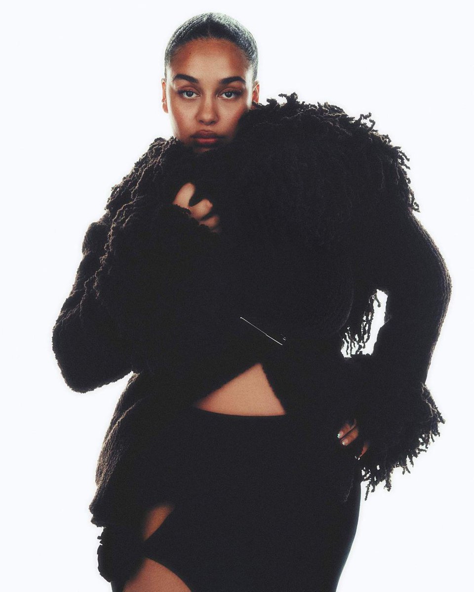 fubiz's tweet photo. Singer Jorja Smith for Porter Magazine 📸
#jorjasmith #singer #portermagazine #photography #portrait https://t.co/VKTb1FN50Z