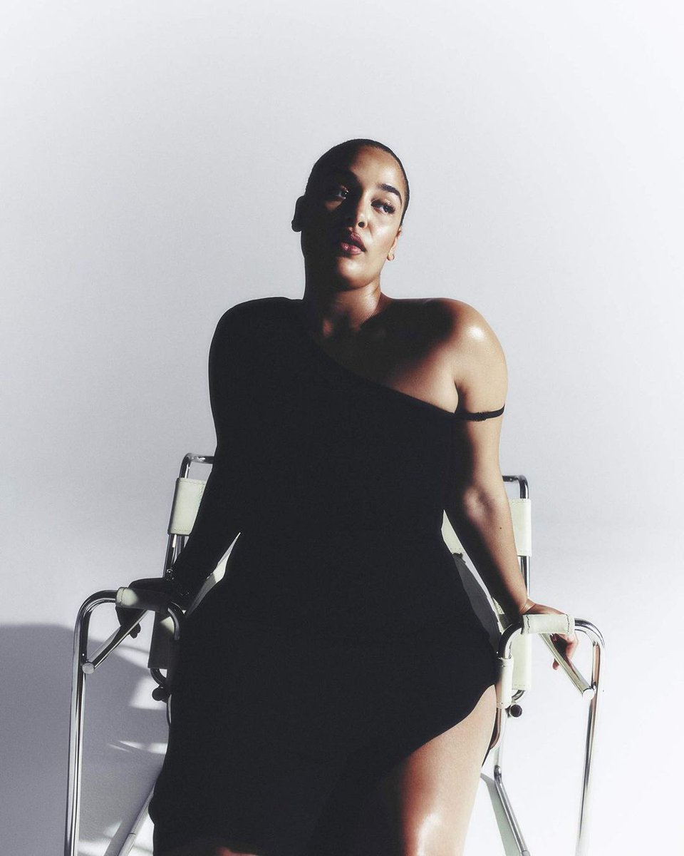 fubiz's tweet photo. Singer Jorja Smith for Porter Magazine 📸
#jorjasmith #singer #portermagazine #photography #portrait https://t.co/VKTb1FN50Z