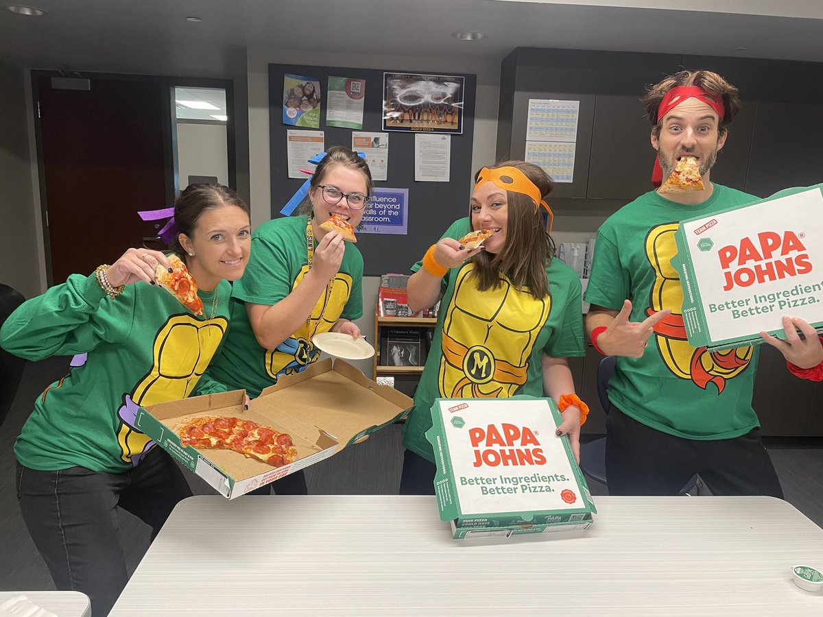 StacieSyler's tweet photo. Twin Day Thursday @LNEagleNews!  @LNHS_NNbD has all the spirit! https://t.co/9yV3Qr7qQ4
