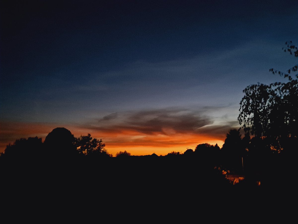 michbonnet's tweet photo. #sunset #lastsunlight https://t.co/gFEK6ZD49v