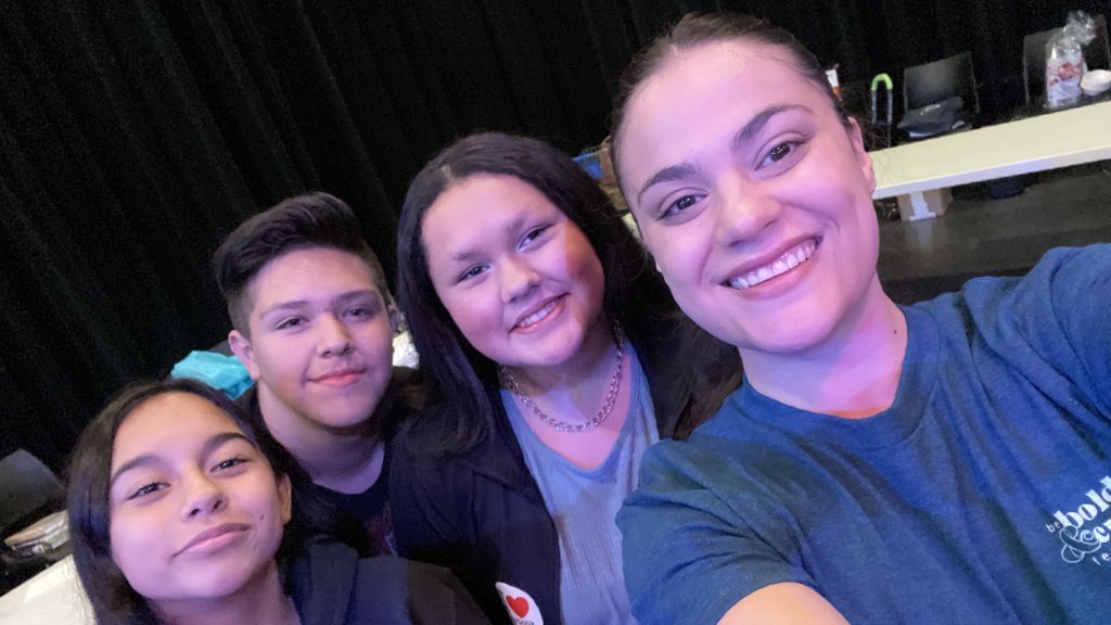 Puentes Yearbook tweet media