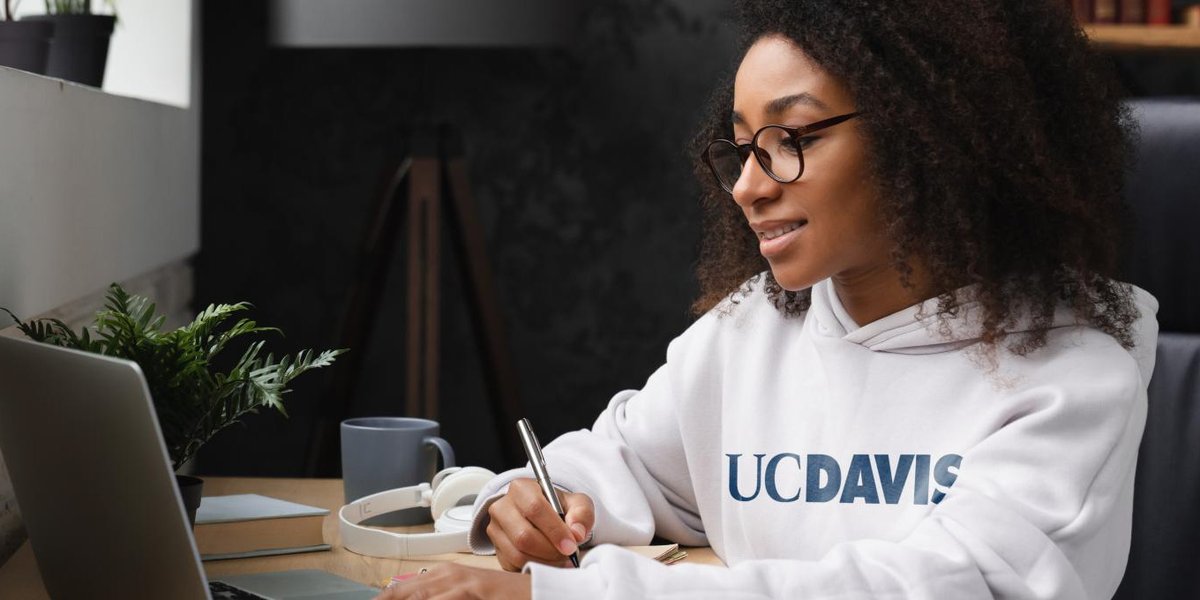 ucdavisbusiness's tweet photo. Today, we launch a NEW graduate business degree designed for recent college grads and rising young professionals! 🚀 Learn more about our 15-month online Master of Management, taught by the same faculty as our nationally ranked #UCDavis MBA: https://t.co/JquSourGOo https://t.co/kN3x3Ggf6t