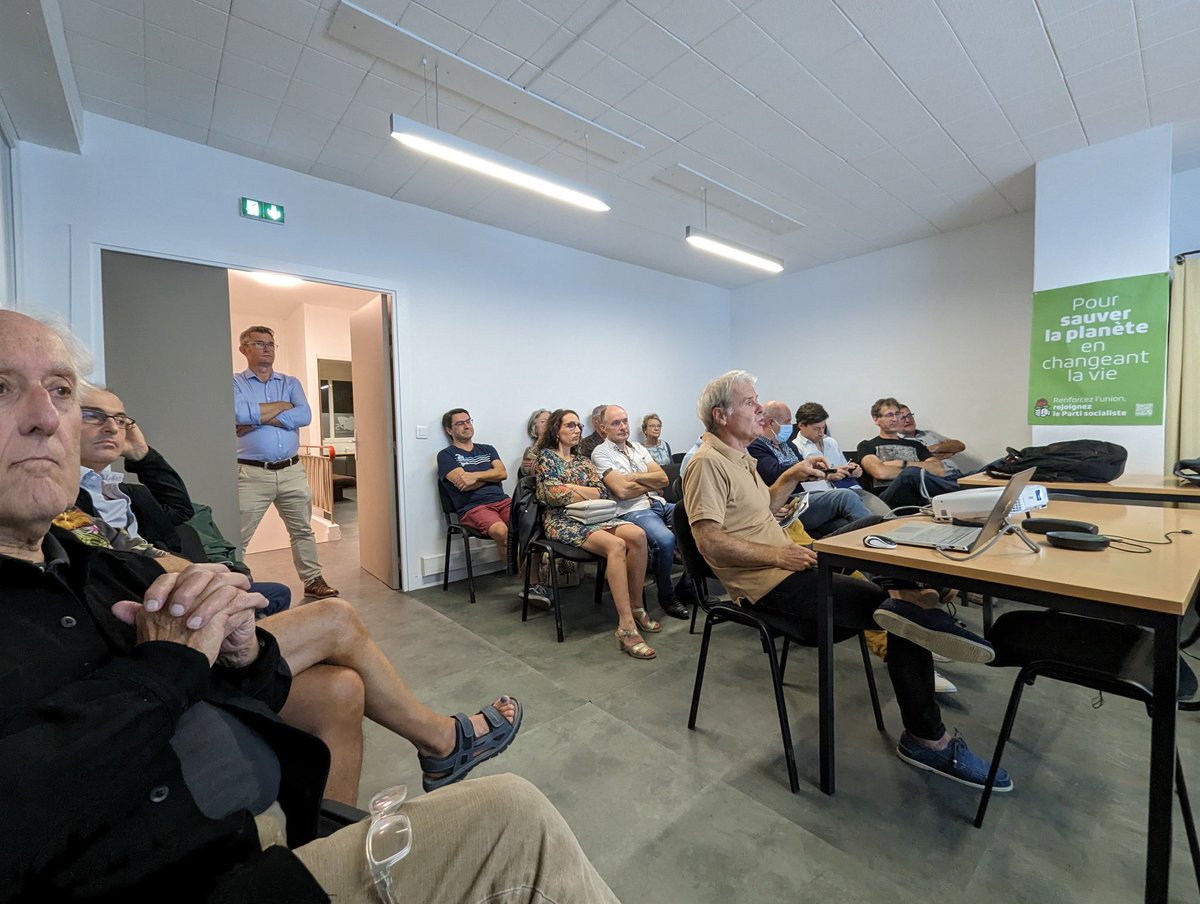 JeromeMARBOT's tweet photo. Réunion de travail avec les Shifters hier à @ps_fede64 sur les sujets de l'agglo paloise : réseau de chaleur urbain, bus à hydrogène, préservation des arbres... 
Une expertise scientifique précieuse pour les militants de la gauche et de l'écologie et les élus de l'agglo paloise https://t.co/xUd4Y7I4vs