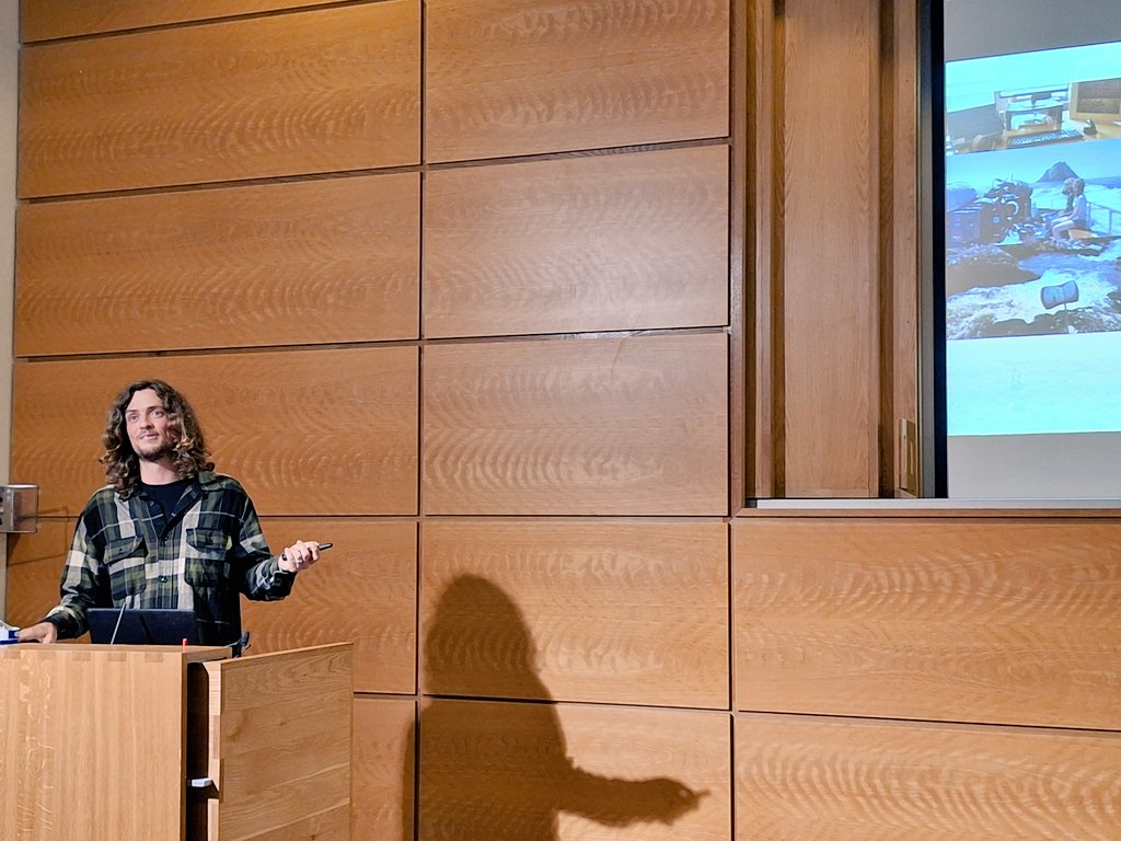 rickywhela90923's tweet photo. Immersive, funny and inspiring, @SoundsIrish lecture tonight at @NBGGlasnevinOPW had it all. Seriously engaging, do make it your business to go hear Seán speak about his avian recording origins &amp; adventures if you get a chance!! https://t.co/NXw4hO3X36
