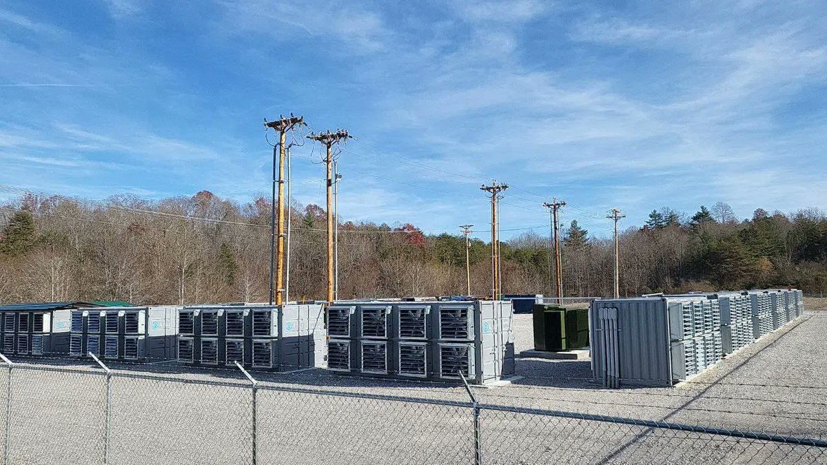 How does #Bitcoin Mining compare to traditional gold mining? 

You'll be surprised at the facts! 

From energy consumption to impact on nature.. 

Should we break it down for you? 💡