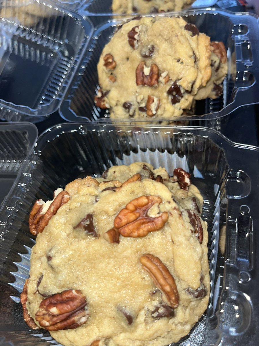 FromScratchDet's tweet photo. You can always order cookies! #cookies #chocolatechip #detroitcookies https://t.co/WNtrksIqzB