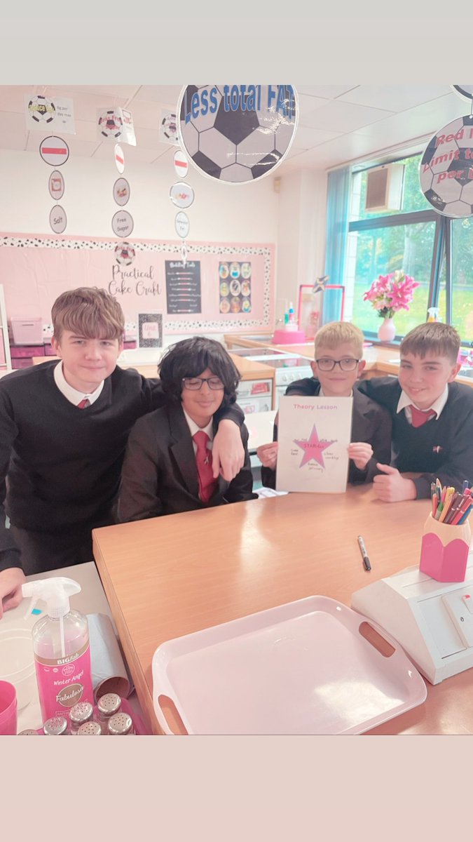 S1 with their Theory lesson STAR-ters 🌟👀 #braesHE #braesHWB