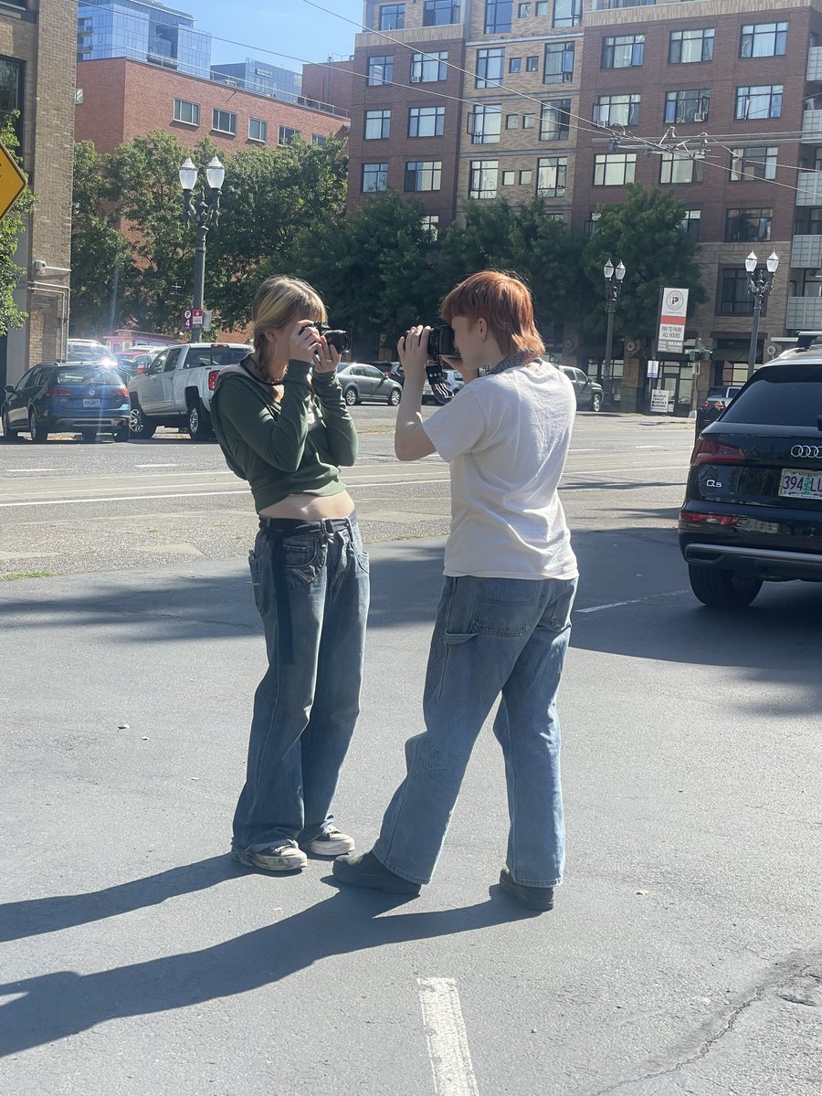 Check out highlights from our Arts After Hours program! We have a new Drawing Lab course as well as an Arts Happening course where students get to visit local galleries. And our popular photography class took advantage of the weather and took more photos downtown!