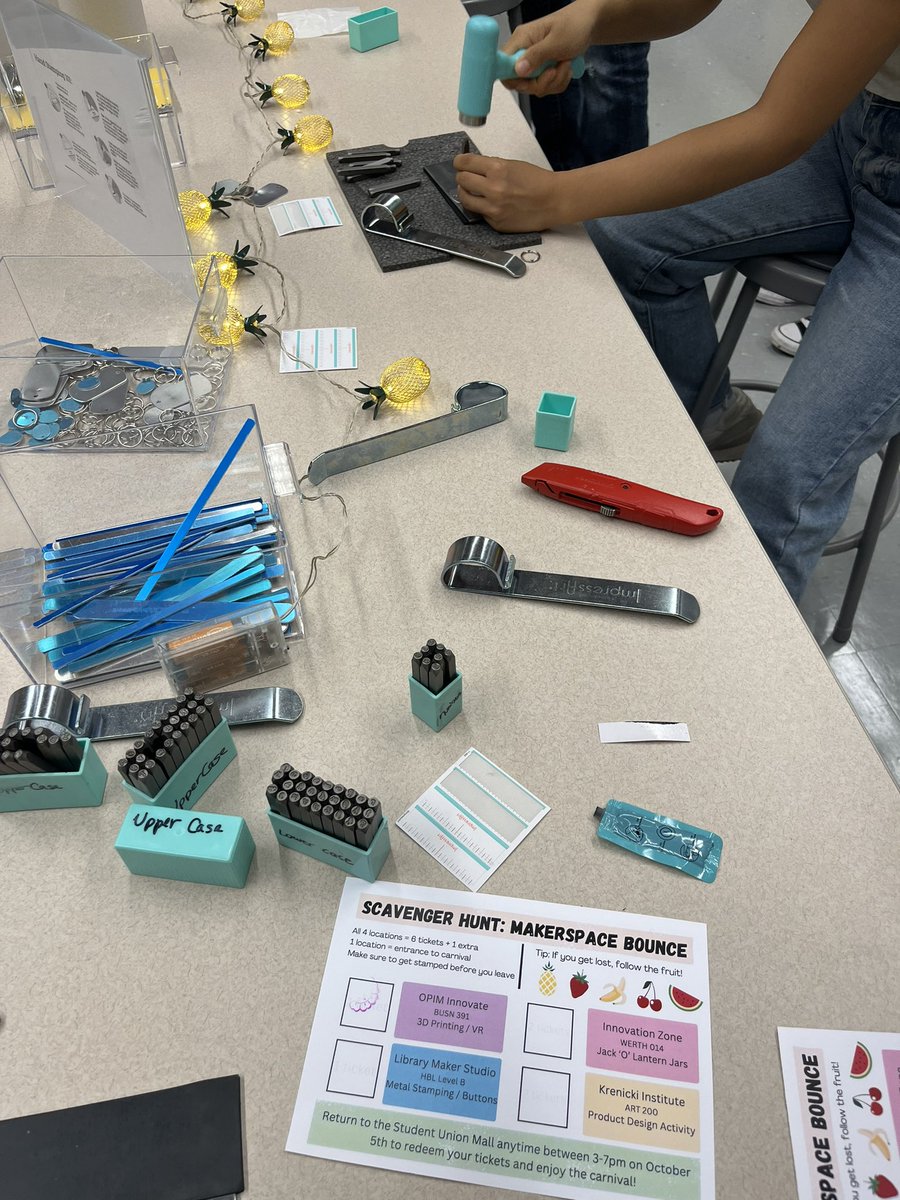 uconnlibrary's tweet image. Check out the new location of our Maker Studio for the Makerspace Bounce Scavenger Hunt. It’s on Level B of Homer B until 7pm and you can make a button, keychain, or bracelet. 

#uconn #uconnmake #makerstudio #homerbabbidge