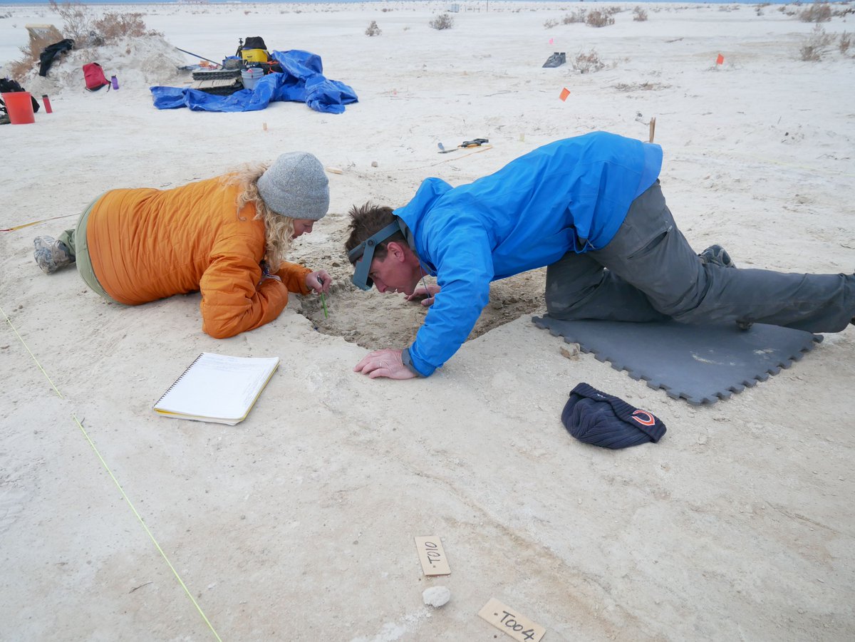 Big news: USGS scientists & partners have confirmed, with 2 new lines of evidence, that human footprints found in White Sands Nat'l Park show that people lived in North America 21-23,000 yrs ago—much earlier than previously thought! More here: ow.ly/9peJ50PTBGN Imgs: NPS