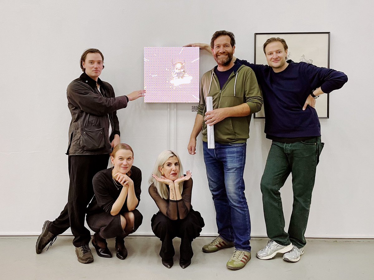 postcard from tonight’s opening of market makers in berlin (by @______jpg______) with among others @MPtherealmvp, @dennnnnnnnny, @stinalinneag, @JanRobertLeegte, and @finidotworld