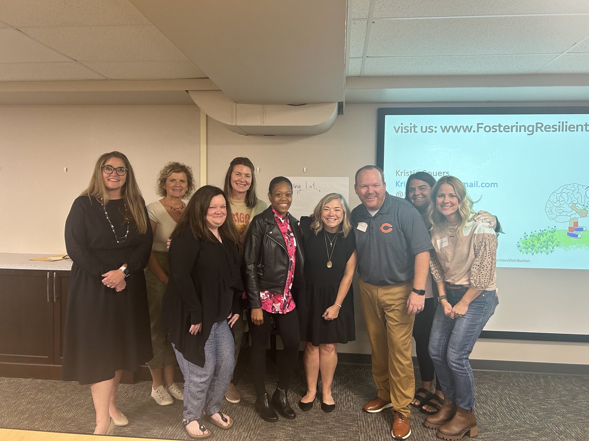 ProrokLeads's tweet photo. Great day of learning with ⁦@KristinKsouers⁩ ! ⁦@OSD135⁩ working on trauma invested practices! https://t.co/koX3JZ2rwv