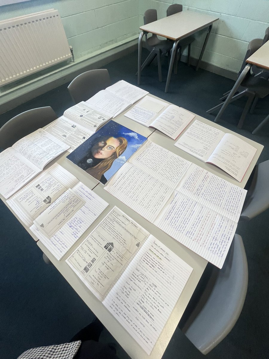PadHumanities's tweet photo. Showing off some fantastic work in humanities for open evening! What a great evening! https://t.co/kKeJ1K3ZDy
