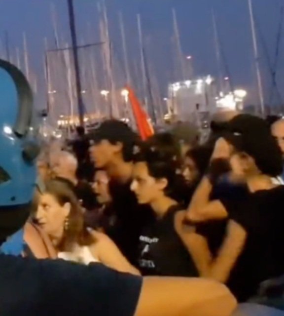 cirillo_c's tweet image. C'era un tempo in cui i #magistrati rifiutavano gli inviti a cena delle #nonne che fanno l' #uncinetto, ora partecipano alle #manifestazionidiprotesta.....della serie c'era una manifestazione a #suainsaputa!!!!