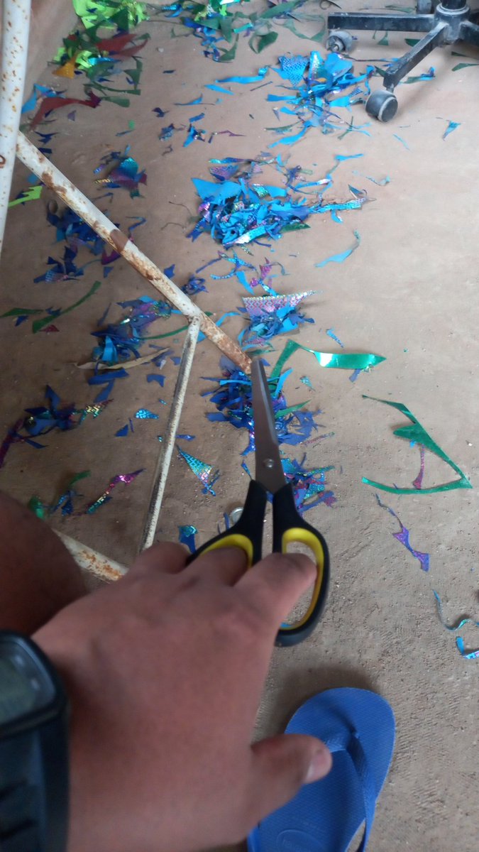 Os corte não para   Carnaval e logo ali crlhoo 
@TRANQUILIDADE_N