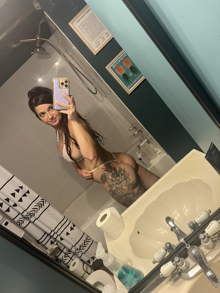 MissyFaith111's tweet photo. Hot tub time🤓 https://t.co/XIjio619Xg