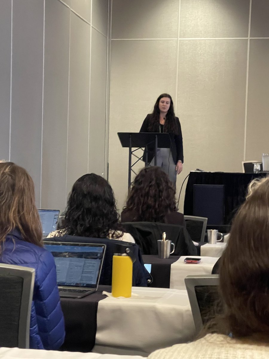 Chrystal_Paulos's tweet photo. 💥 Inspiring talk by Anna Cole @AnnaCamille98 in the role of host B cells for potent CD4 T cell therapy @KeystoneSymp @PaulosLab! 💕 https://t.co/OdDhSYpRVR