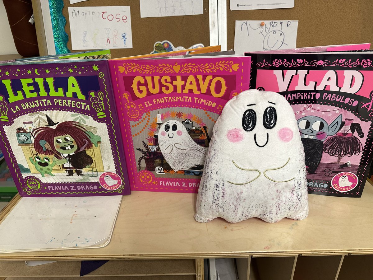 leahod's tweet image. Ooh, a new book series to check out! Quiero leerlos en español, con su plushie. 😍💙💚 #d100inspires #teampershing @_MrsMaldonado_