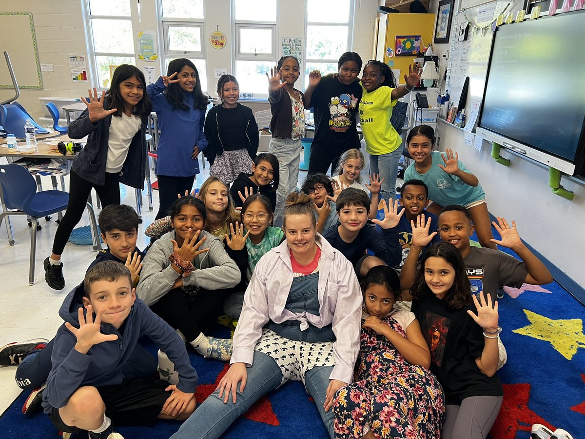 Continuing the tradition of dressing ridiculously to remind students things get done in a specific order to introduce Order of Operations. Students #1 concern “what if <a href="/MrsPeters_APS/">Claire Peters</a> or @Mrs_White_APS see you like this?”