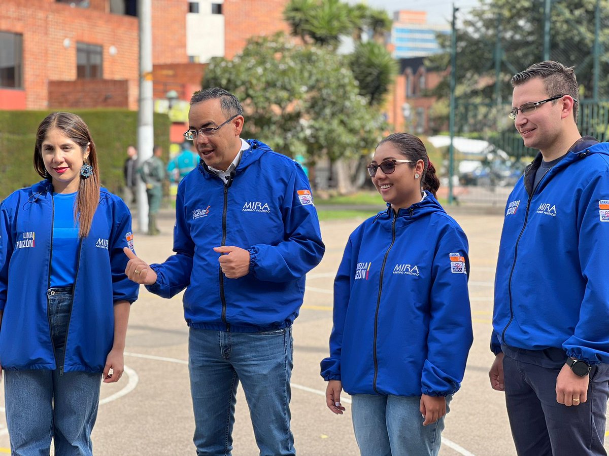 Fapuentess's tweet photo. Les presento parte del equipo que nos acompañará desde las localidades en las Juntas Administradoras Locales como ediles.

Nuestro compromiso es seguir trabajando por las mujeres, los jóvenes, la niñez y los adultos mayores. 

Unidos por una Bogotá más justa y equitativa.

Este 29 de octubre acompáñanos con tu voto al @ConcejoDeBogota #MIRA5 y a la JAL de #BarriosUnidos, #Suba, y #engativá marcando #MIRA85.

#todosunidosporbogotá #bogota #elecciones2023 #bogotádecide