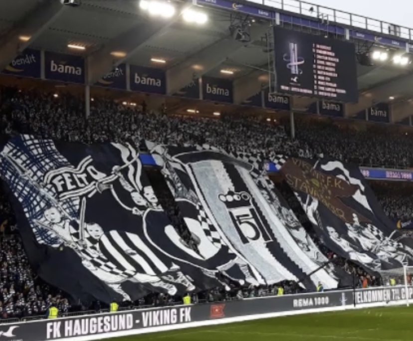 FeltOStavanger's tweet photo. 🚨 Telefon fra Viking:

«Hei. Fortell tribunegruppa at vi er ferdig med å montere tifoopphenget og at det er klart til bruk. 18 meter bredde, med mulighet for dobling av lengden etter sesongslutt.» https://t.co/FMaePUd4cO