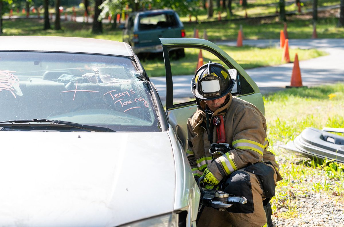 GwinnettFire's tweet image. In today’s #LearntheLingo, have you ever heard a firefighter/paramedic say pop the door?!