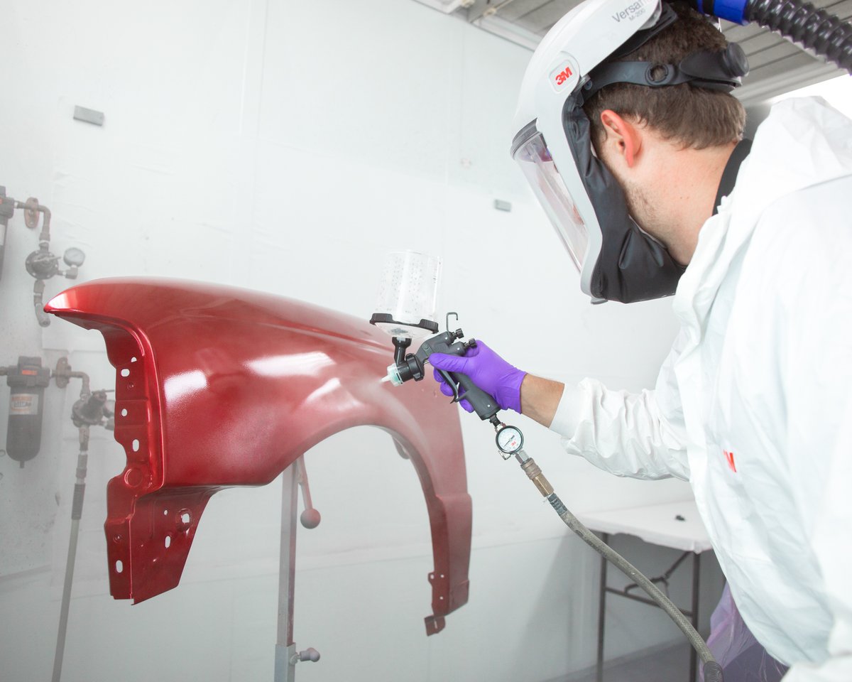 Make the most of your time in the paint booth with the 3M Performance Spray Gun. With precision performance, faster cycle times, and quick-change nozzle technology, speed and efficiency are on your side. 💪 go.3M.com/4TWy #3mcollision #collisionrepair