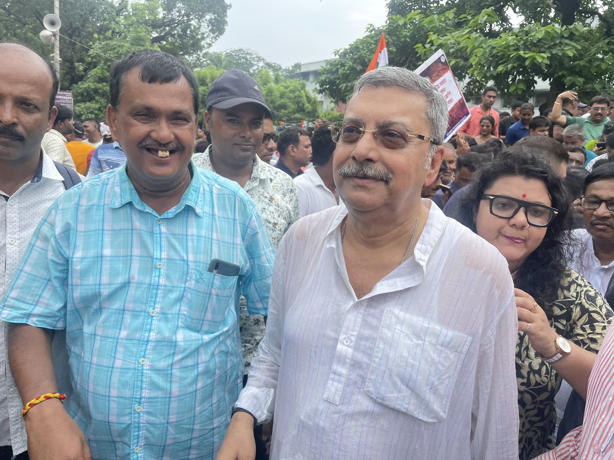 Rtr_saheb's tweet photo. বাংলার ১০০ দিনের কাজ এবং আবাস যোজনার ন্যায্য বকেয়ার দাবিতে রাজভবনে অভিযান কর্মসূচি https://t.co/ivCgLVYdv6