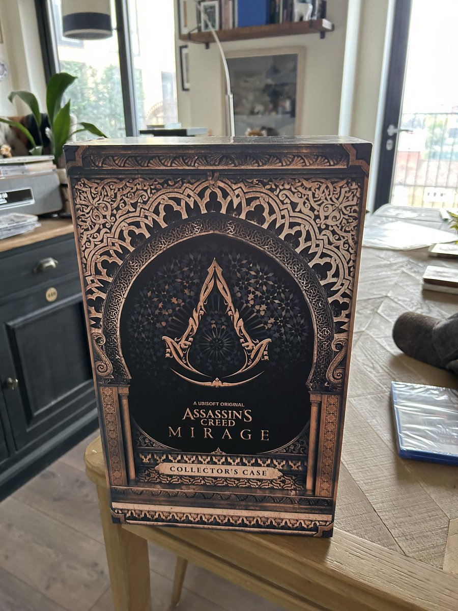 meshes822's tweet photo. It’s finally here! So happy to have able to play a small part through @KhaliliOnline incredibly excited and looking forward to playing the hell out of it 😍@assassinscreed https://t.co/hazzOPo7Bv