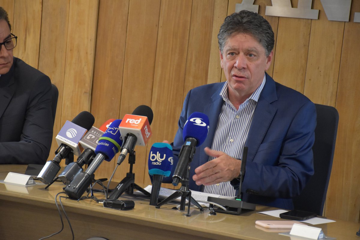 "No podemos correr el riesgo de tener un apagón en el sistema de salud. Debemos ser muy cuidadosos con estar en capacidad de prestarle el servicio a todos los colombianos", aseguró <a href="/BruceMacMaster/">Bruce Mac Master</a>.