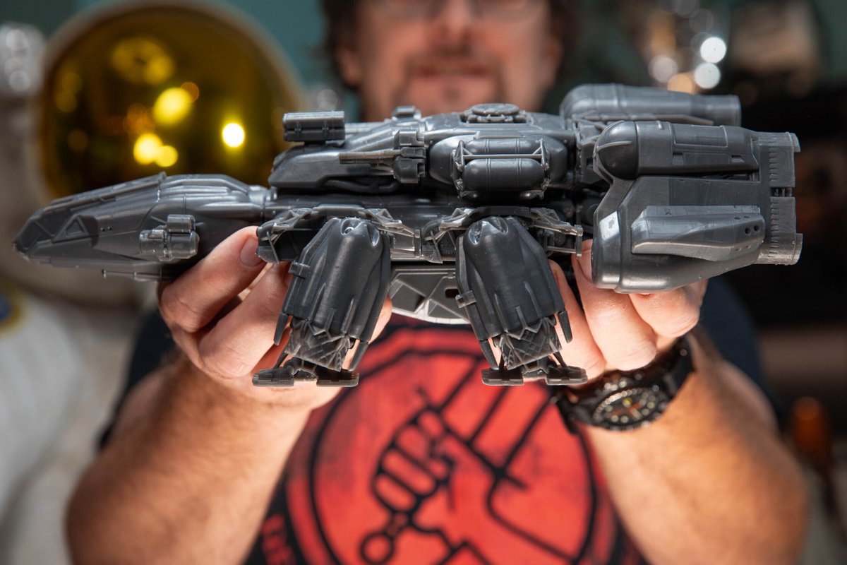 StarfieldGame's tweet photo. You've seen @donttrythis and the @testedcom team build #Starfield's Frontier ship, and now you can build your own! 🚀

The Tested team has provided the files you'll need and a how-to video here: https://t.co/IsPubnQ2D9 https://t.co/Nh4LiWTjeb