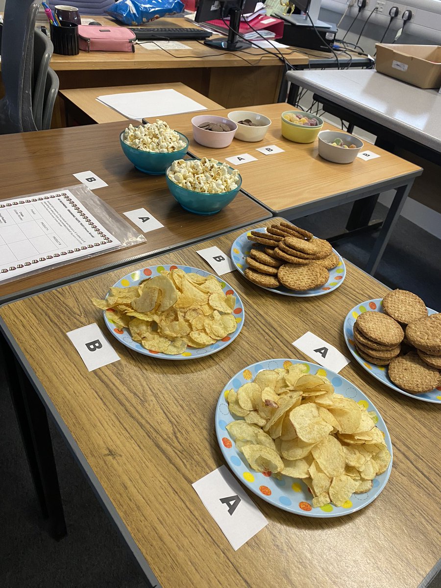 CullinanMiss's tweet photo. Return of the Branding Taste Test for N5 Business! Turns out there was a clear winner for the fruit pastilles…. https://t.co/yUCB8XiQz6