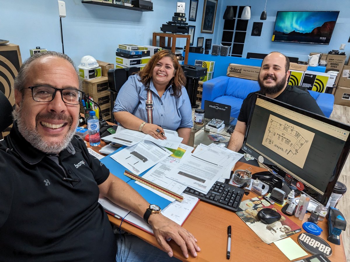 Conectorrd's tweet photo. #BeConector @JReynosoAD @Conectorrd @Biamp Excelente Reunión, Interacción, Traje A La Medida. Gracias Arquitecta por confiar en nosotros!!!!!!! https://t.co/BrvWoAg7lI