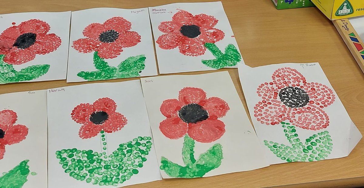gonvilleacademy's tweet photo. Robins have been learning how to make prints in Art. With a focus on pointillism,  the children used ear buds to create flowers! 🌺 How amazing do these look? 🤩 #Art #STEPFirst @thesteptrust https://t.co/dnuZVSUTDv