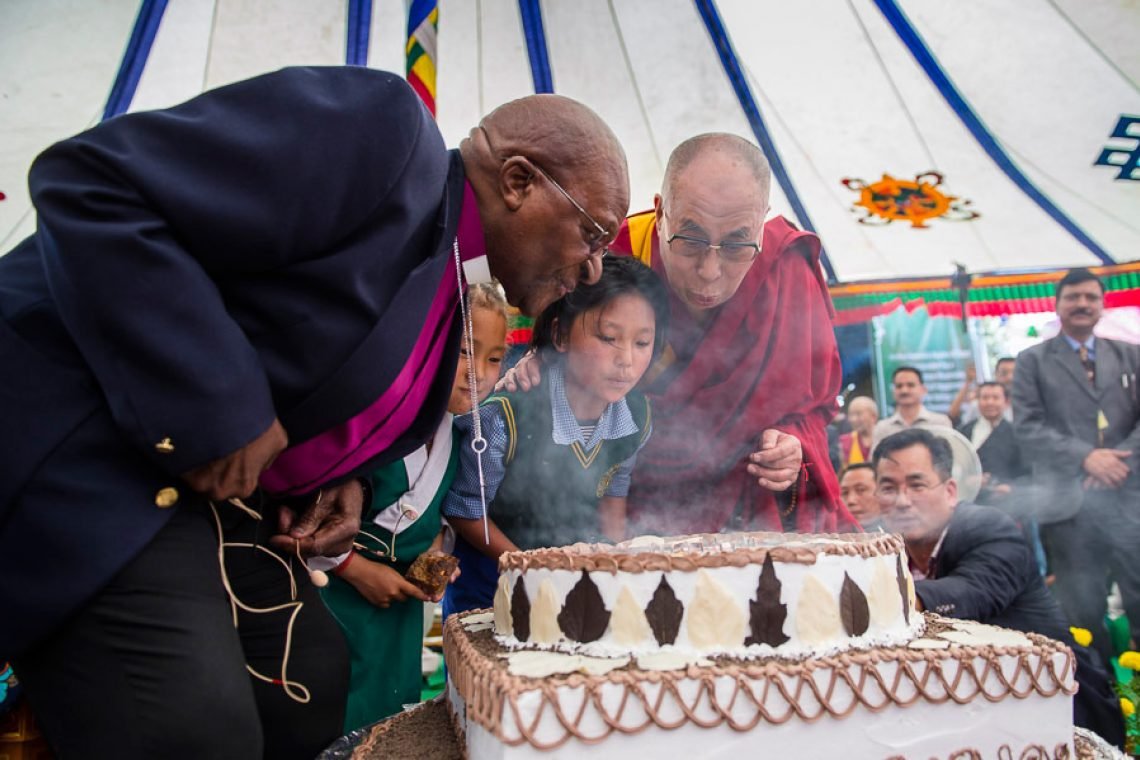 This weekend would have been the 92nd birthday of #DesmondTutu, hero of the anti-apartheid movement, champion of human rights in Tibet &amp; around the world, and longtime friend of his fellow Nobel laureate the Dalai Lama! 

#ArchbishopTutu, we love you and we miss you