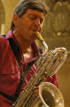 newjazzword's tweet photo. #French #FreeJazz avatars #DanunikLazro (pic:#SOConnor) #sax #SiegfriedKessler #kybd + #JJAvenel #bass capture the #triumphs+ #trajectories of #improvised on #EcstaticJazz @FouRecords on this #matchlessoutpouring from a 1982 #concert Review: https://t.co/El2c34Fknu
#improvjazz https://t.co/19cTLuTyPA