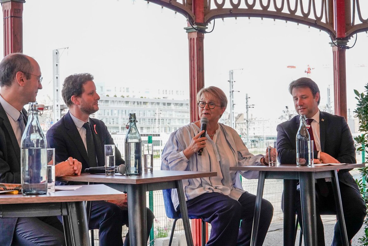 nathalieappere's tweet photo. En faisant rouler deux trains sur une même voie, grâce à des aménagements innovants, il y aura plus de TER pour les habitants du bassin rennais et bien au-delà. Avec Rennes Métropole, nous soutenons ce projet qui développe les mobilités décarbonées de toute la Bretagne #2TMV https://t.co/69sBAfQuoR