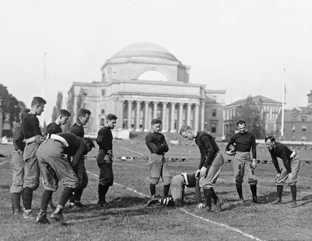 Columbia College (@cc_columbia) on Twitter photo #ThrowbackThursday to the good ol' days when
<a href="/CULionsFB/">Columbia Football</a> used to practice on the south lawn! 🏈 #GoLions #ThrowbackThursday to the good ol' days when
<a href="/CULionsFB/">Columbia Football</a> used to practice on the south lawn! 🏈 #GoLions