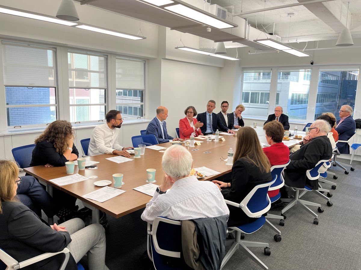 ACG_USA's tweet photo. Thank you Prof. Dr. Julia @von_blumenthal @HumboldtUni  for today's breakfast discussion about science diplomacy, academic freedom, and U.S.-German research cooperation and many thanks to our partners at @AFAvH and @dwih_ny! https://t.co/QxARWvIXu9