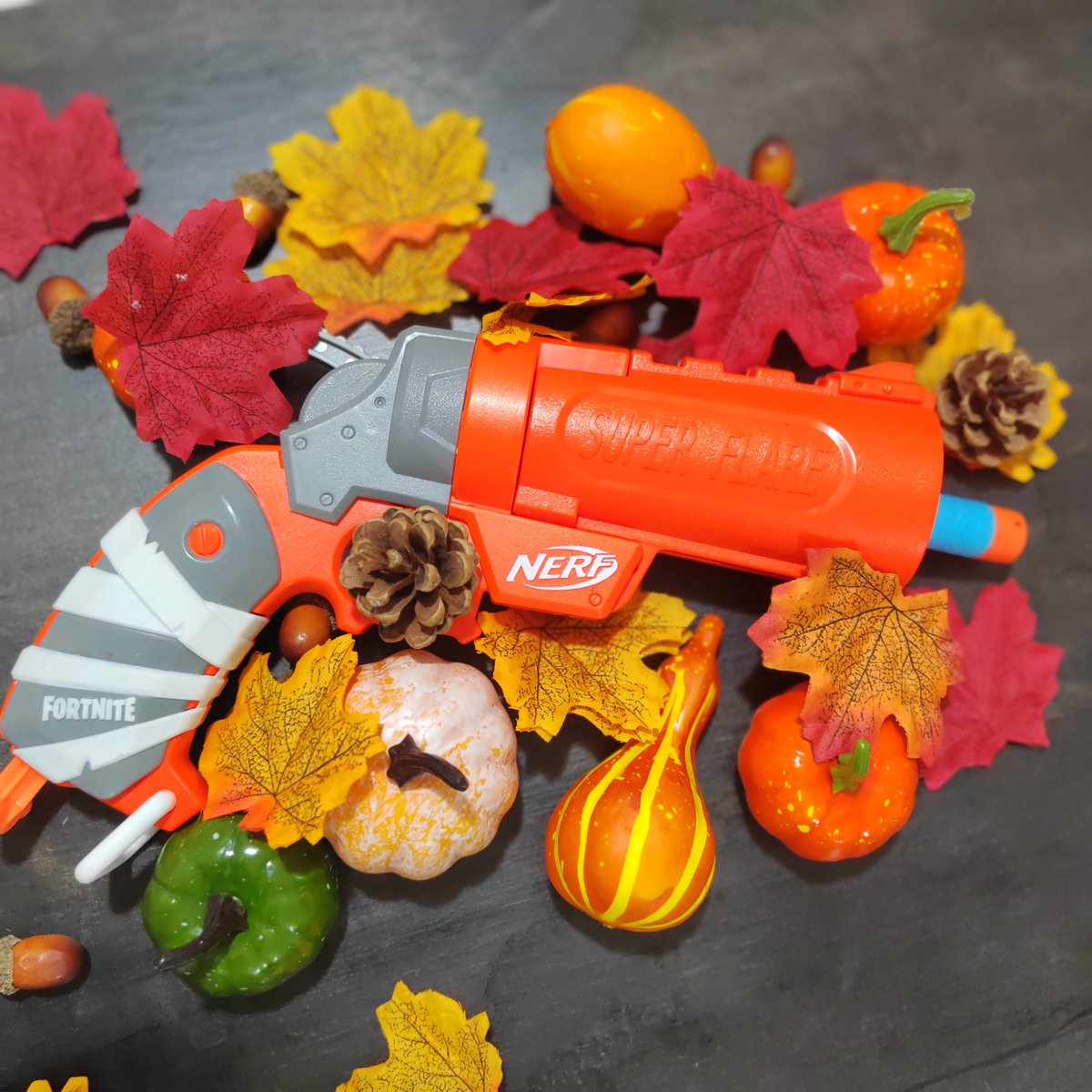 In fall 🤤 con esta Flare 🍂🍁🎃

👉Nerf Fortnite Flare 

#Nerf #NerfOrNothin #Otoño2023