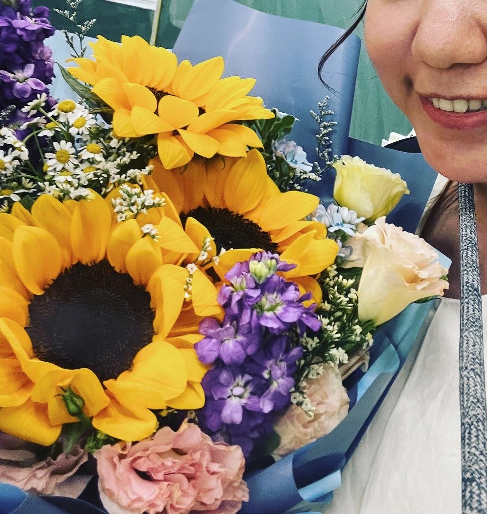 Hing_SoB's tweet photo. Two last lessons in One day- in my full time job as well as being a part-time teacher at night school🥹
Time flies. Can’t believe it’s been 2 years.
Though I won’t be ur teacher by then, I’ll see everyone on ur grad day by the end of this school yr!🌻🌻🌻 #goodbyeclass https://t.co/qcRopU19ql