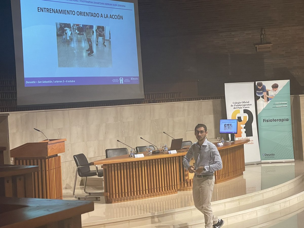 “FES es un método rehabilitador efectivo para mejorar diferencia tes parámetros en personas con patología neurologica…”..Aitor Martin en las Jornadas sobre Fisioterapia y Nueva Longevidad…
#nuevalongevidad #geriatriaCOFPV #gerontologiaCOFPV