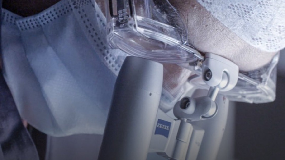 UHSFT's tweet photo. 🙌 Congratulations to our Stroke Team - 750 mechanical thrombectomies since 2015. 

Improving neurological outcomes for stroke patients with this revolutionary treatment. 🧠 

#WeAreUHS ✨

@CentreWessex @rmarig1 https://t.co/QiZjKieete