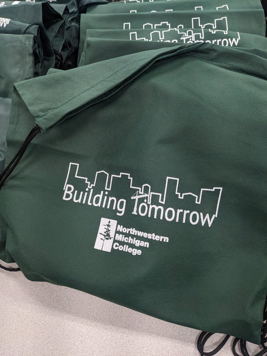 DreaWeiner's tweet image. @ShellyVM20 &amp;amp; I are helping to host Building Tomorrow. Trades are a viable option for our Ss. 

#mistem @nmc_tc