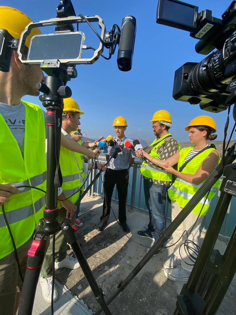 emergenciescat's tweet photo. El cap del Servei d'Implantació de #Protecciocivil Gencat, Alvaro Gonzàlez, ha assistit avui a la presentació del pla d'Emergències de la presa de Mequinensa per part @Endesa

#protecciócivil forma part del comitè d'Implantació del pla, el qual s'integrarà també a l'INUNCAT https://t.co/GNGKnC1nec